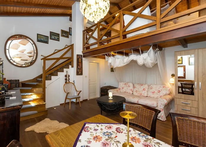 Stone House Retreat *