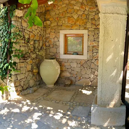 Stone House Retreat *