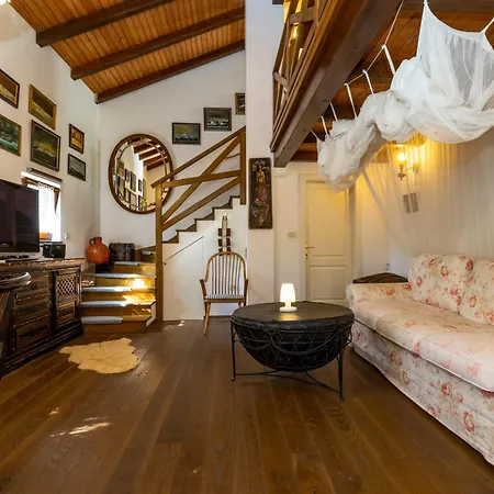 Stone House Retreat 度假居 木洛希尼