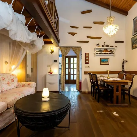 Stone House Retreat 木洛希尼
