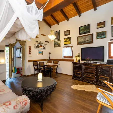 Stone House Retreat 度假居