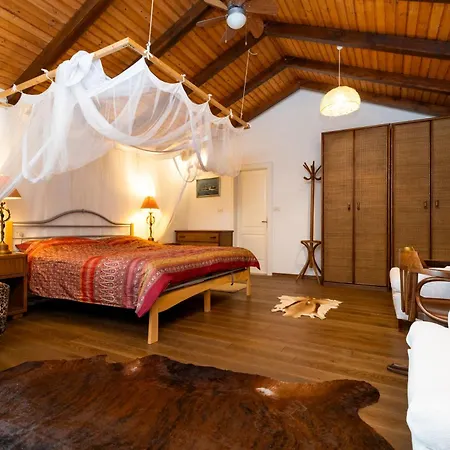 Stone House Retreat *